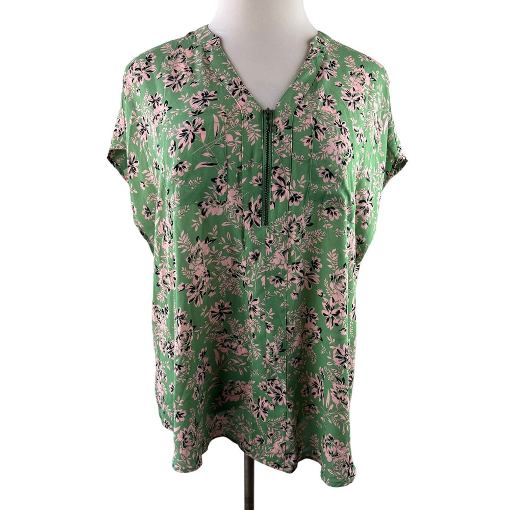 ✨2/$20 Torrid Georgette Zip Front Dolman Blouse Green Pink Floral Plus Size 1 1X - Picture 2 of 12
